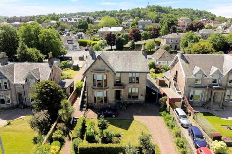 4 bedroom flat for sale