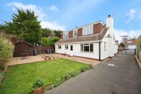 4 bedroom bungalow for sale