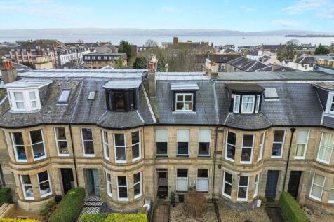 4 bedroom town house for sale