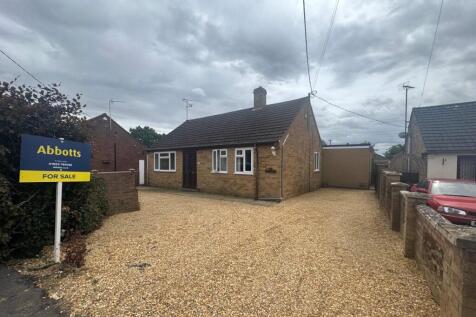 4 bedroom bungalow for sale