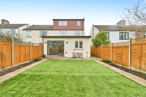4 bedroom semi-detached house for sale