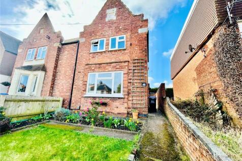 2 bedroom semi-detached house for sale