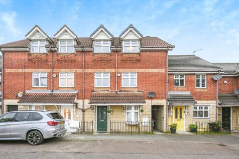 4 bedroom terraced house for sale