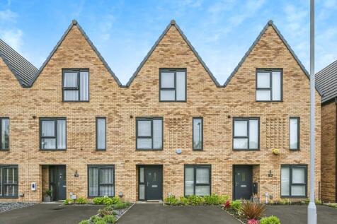 3 bedroom mews property for sale