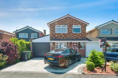 3 bedroom link detached house for sale