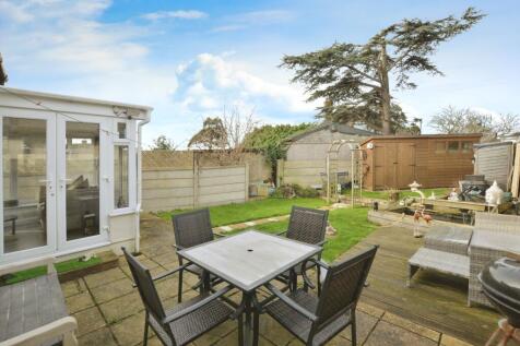 2 bedroom bungalow for sale