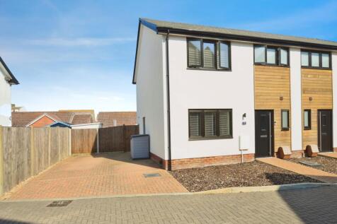 2 bedroom semi-detached house for sale