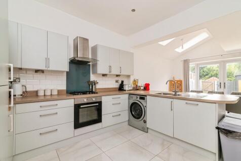 4 bedroom terraced house for sale