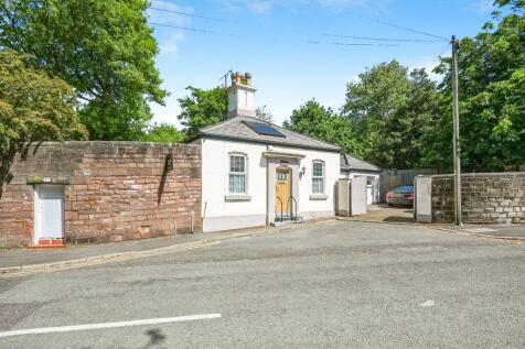 2 bedroom detached house for sale