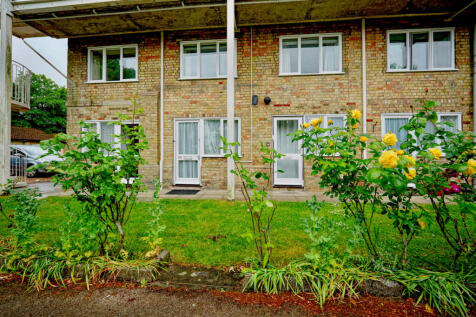 Bridge Place, Godmanchester... 1 bed maisonette for sale
