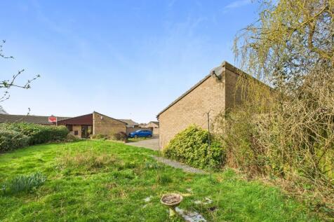 2 bedroom semi-detached bungalow for sale