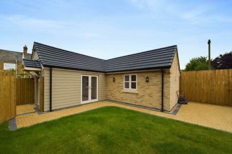 1 bedroom detached bungalow for sale