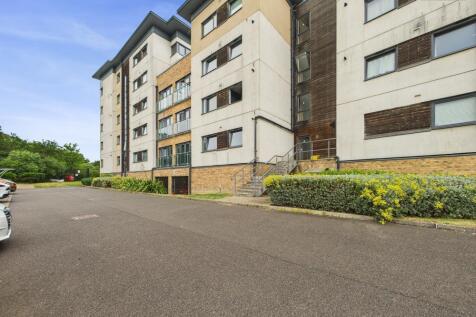 2 bedroom ground floor flat for sale