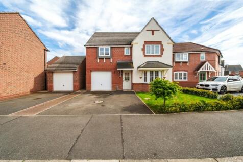 4 bedroom detached house for sale