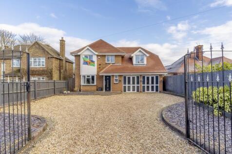 Hawthorn Road, Lincoln, Lincolnshire... 4 bed detached house for sale