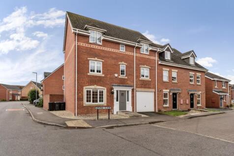 Arvina Close, North Hykeham, Lincoln... 4 bed semi