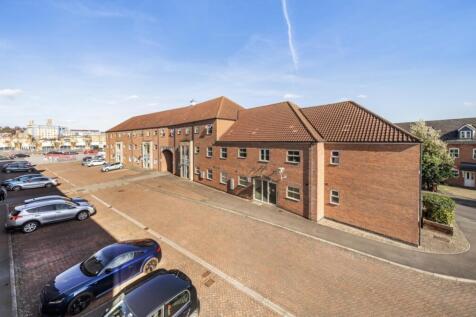 Riverside Drive, Lincoln... 2 bed ground floor flat for sale