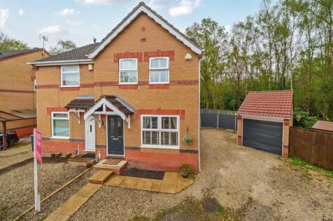 Ash Close, Lincoln, Lincolnshire, LN6 3 bed semi