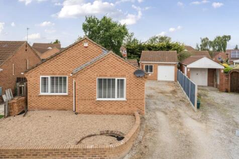 2 bedroom detached bungalow for sale