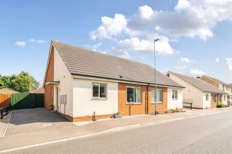 2 bedroom semi-detached bungalow for sale