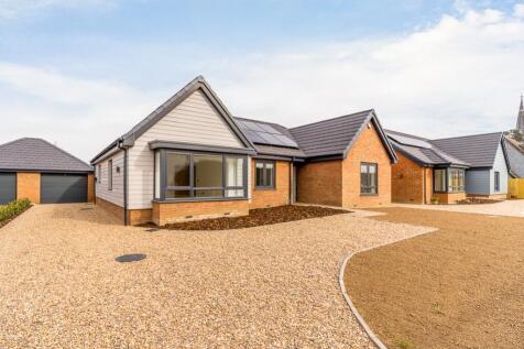 3 bedroom detached bungalow for sale