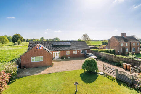 Clay Bank, South Kyme, Lincoln... 4 bed bungalow for sale