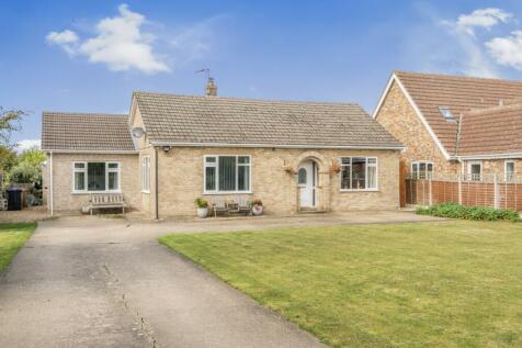 4 bedroom detached bungalow for sale