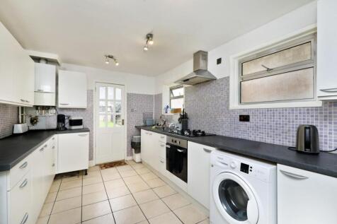 6 bedroom end of terrace house for sale