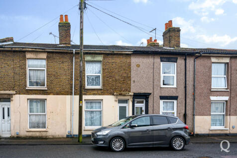 Cavour Road, Sheerness, Kent, ME12 3 bed terraced house for sale