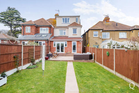 Fox Hill, Bapchild, Sittingbourne... 5 bed semi