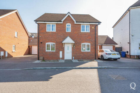 Eveas Drive, Sittingbourne, Kent, ME10 4 bed detached house for sale