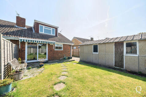 Hamilton Crescent, Sittingbourne... 2 bed bungalow for sale