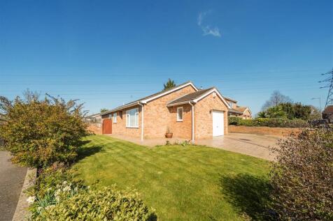Tyne Crescent, Bedford 3 bed detached bungalow for sale