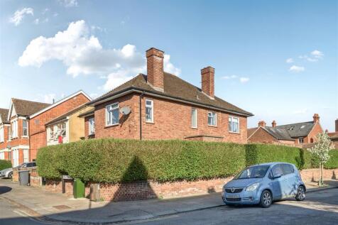 Goldington Avenue, Bedford 3 bed apartment for sale