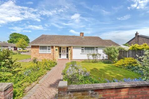 Falcon Avenue, Bedford 3 bed detached bungalow for sale