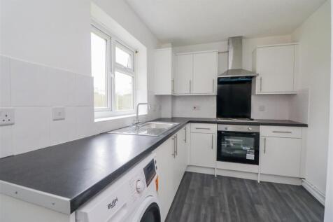 Canterbury Court, Southwater, Horsham 1 bed flat for sale