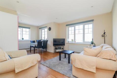 Knepp House, Kennedy Road, Horsham 2 bed flat for sale