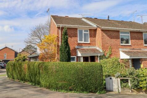 Drake Close, Horsham 2 bed end of terrace house for sale