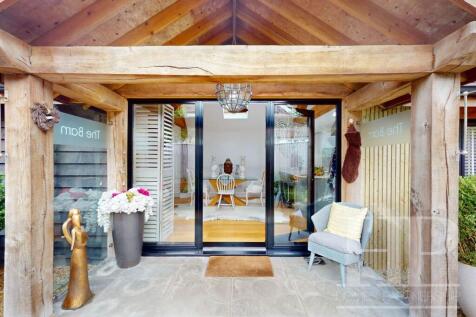 2 bedroom detached house for sale