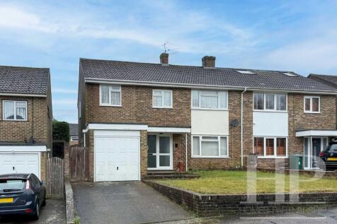 5 bedroom semi-detached house for sale