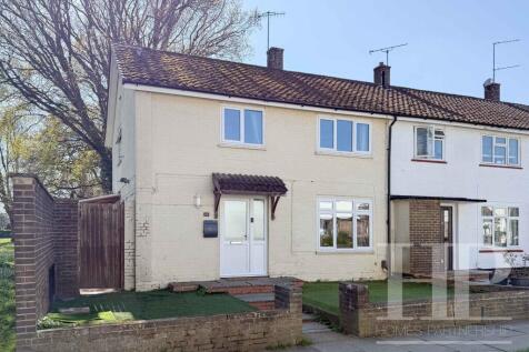 4 bedroom end of terrace house for sale
