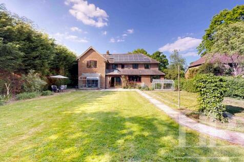 5 bedroom detached house for sale