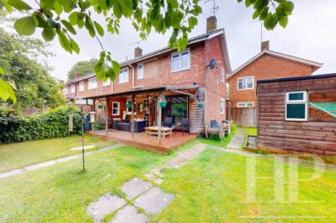 3 bedroom end of terrace house for sale