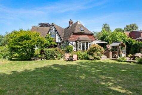 5 bedroom detached house for sale