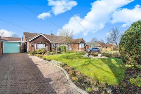 2 bedroom semi-detached bungalow for sale