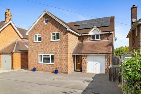 5 bedroom detached house for sale