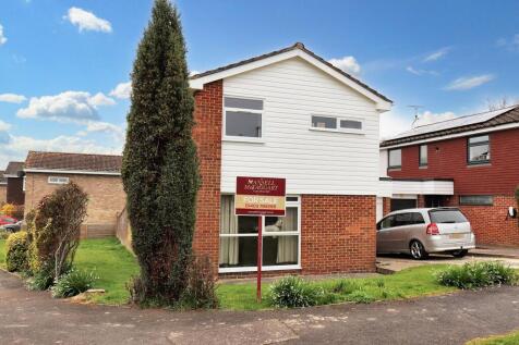 3 bedroom link detached house for sale