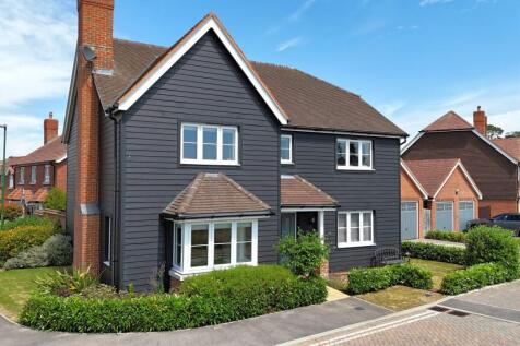 5 bedroom detached house for sale