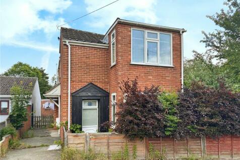 2 bedroom detached house for sale