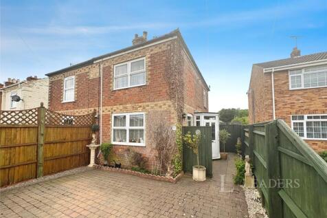The Tenters, Holbeach, Spalding 3 bed semi